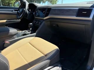 2021 Volkswagen Atlas Cross Sport SE
                                    for sale in Hialeah, FL – photo 9