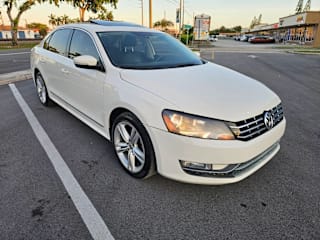 2015 Volkswagen Passat 2.0L TDI SEL Premium
                                    for sale in Hollywood, FL – photo 3