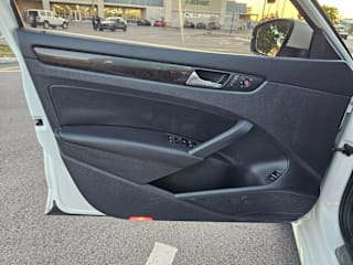 2015 Volkswagen Passat 2.0L TDI SEL Premium
                                    for sale in Hollywood, FL – photo 9