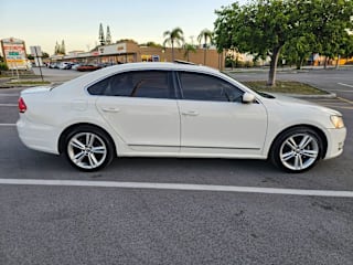 2015 Volkswagen Passat 2.0L TDI SEL Premium
                                    for sale in Hollywood, FL – photo 4