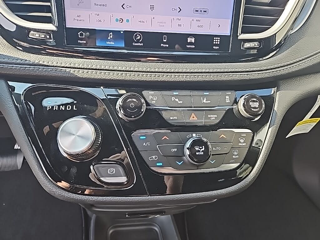 Image of 2023 Chrysler Pacifica Hybrid
