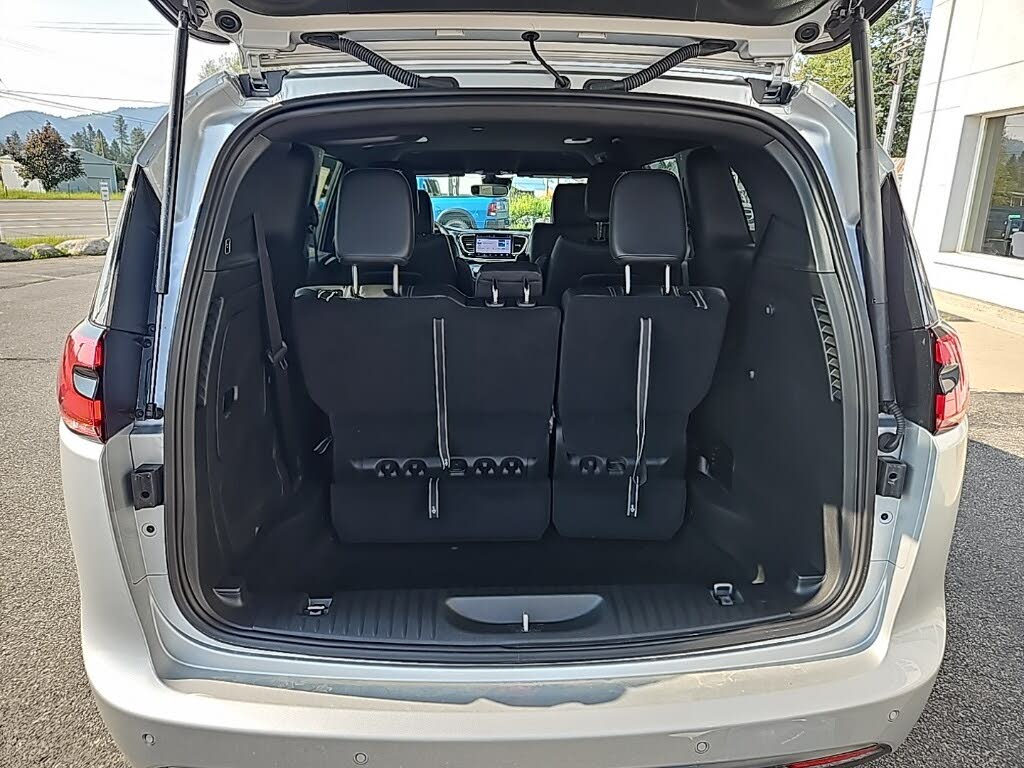Image of 2023 Chrysler Pacifica Hybrid