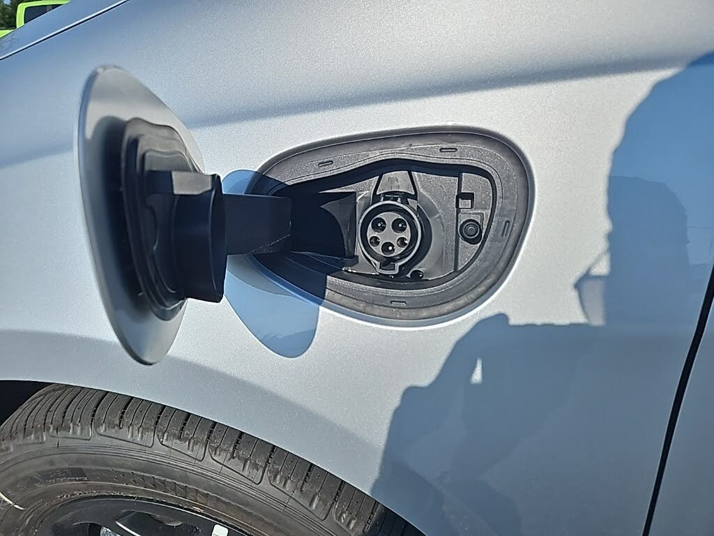 Image of 2023 Chrysler Pacifica Hybrid