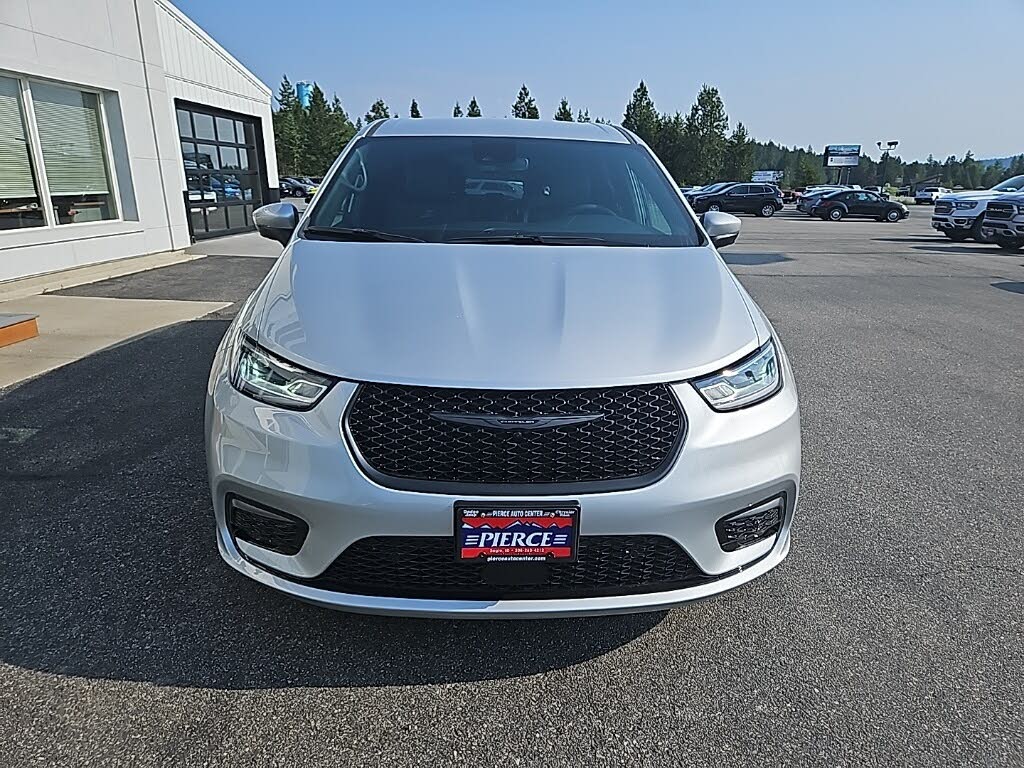 Image of 2023 Chrysler Pacifica Hybrid