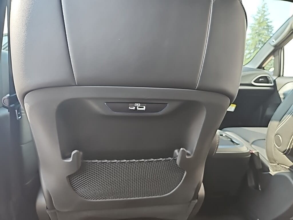 Image of 2023 Chrysler Pacifica Hybrid