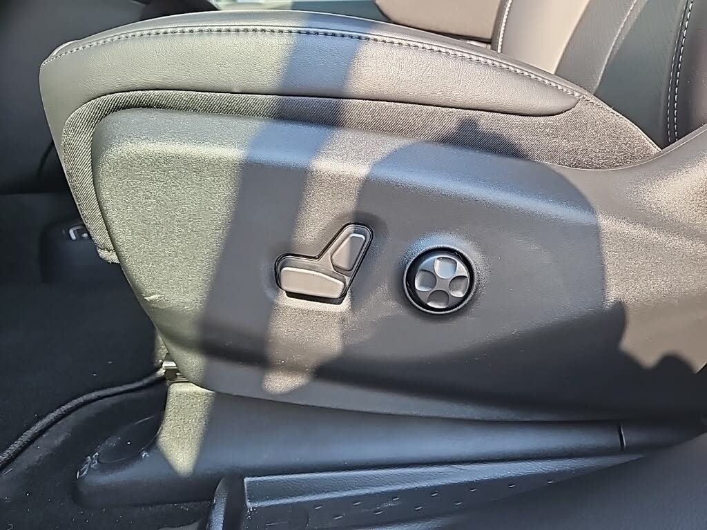 Image of 2023 Chrysler Pacifica Hybrid