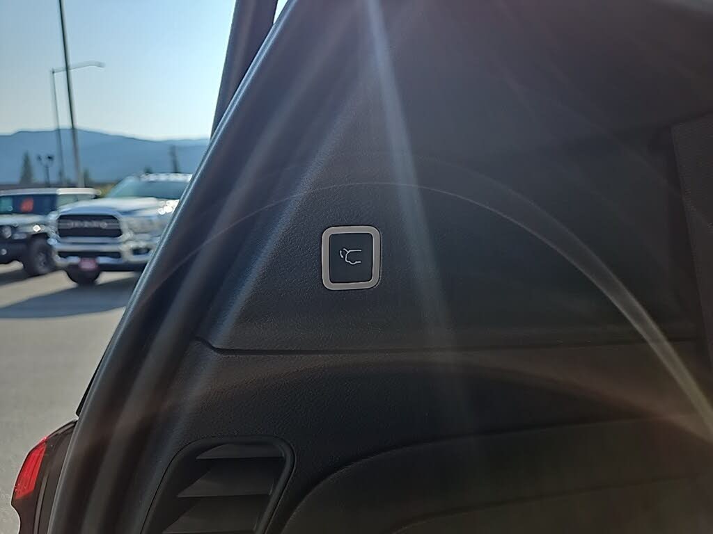 Image of 2023 Chrysler Pacifica Hybrid