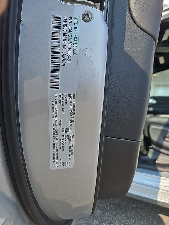 Image of 2023 Chrysler Pacifica Hybrid