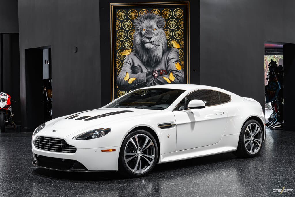 Aston Martin V12 Vantage