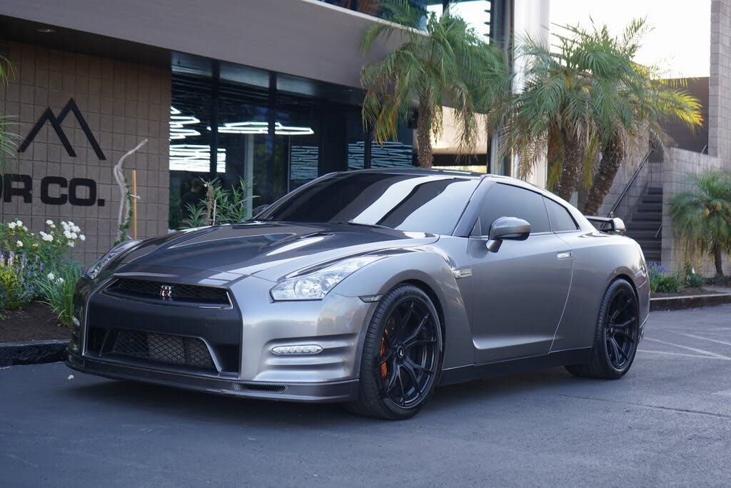 Nissan GT-R