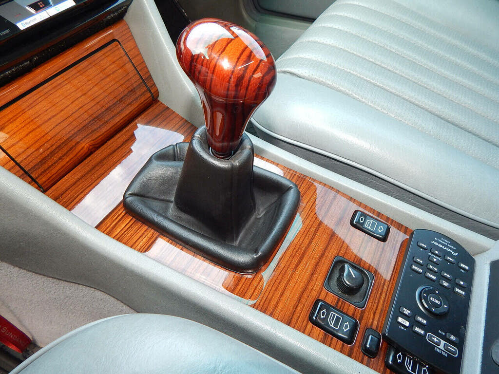 Mercedes-Benz E-Class W124 (1st Gen) E 300D