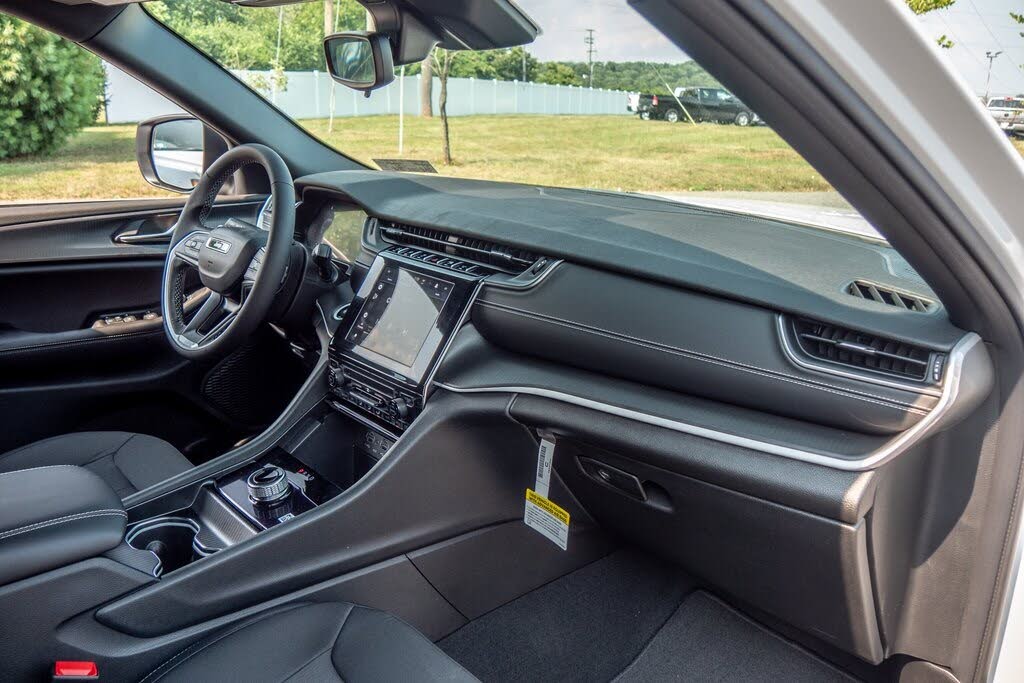 Image of 2024 Jeep Grand Cherokee