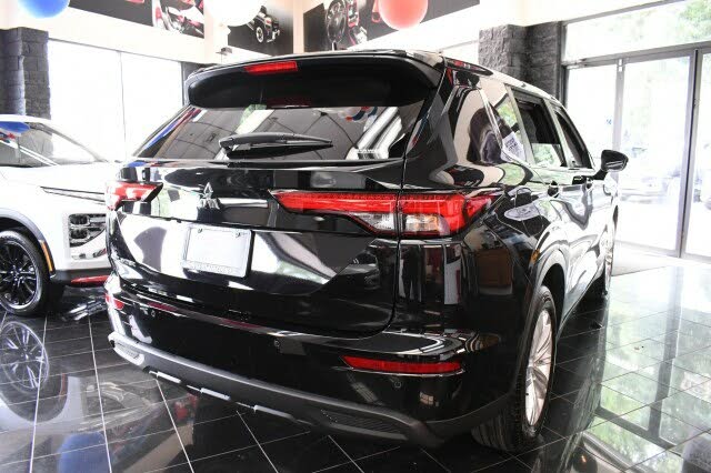 Image of 2024 Mitsubishi Outlander