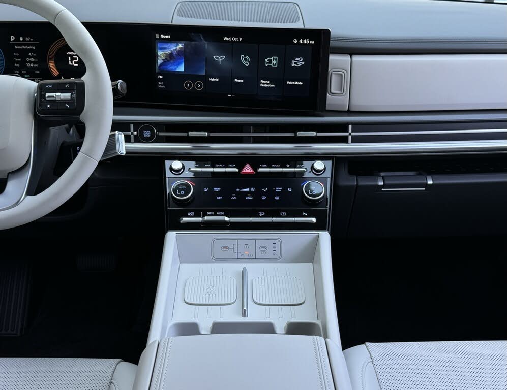 Image of 2025 Hyundai Santa Fe Hybrid