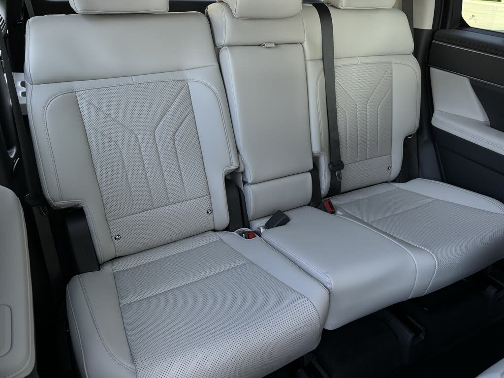 Image of 2025 Hyundai Santa Fe Hybrid