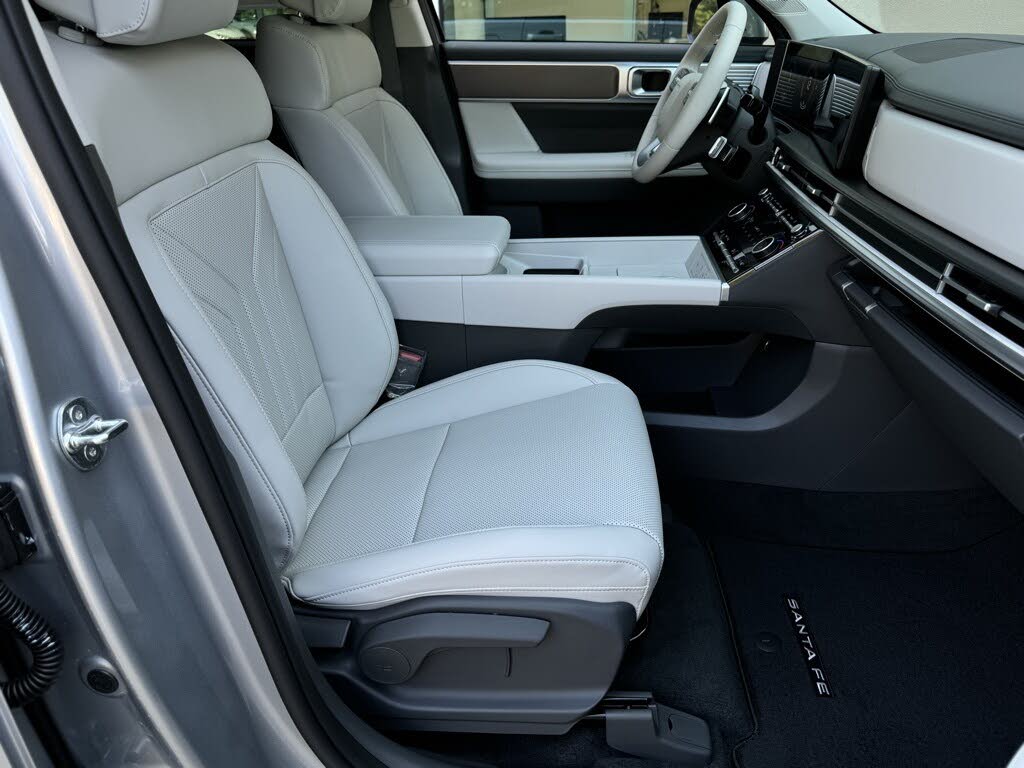 Image of 2025 Hyundai Santa Fe Hybrid