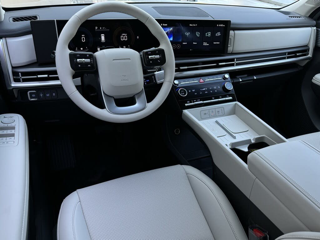 Image of 2025 Hyundai Santa Fe Hybrid