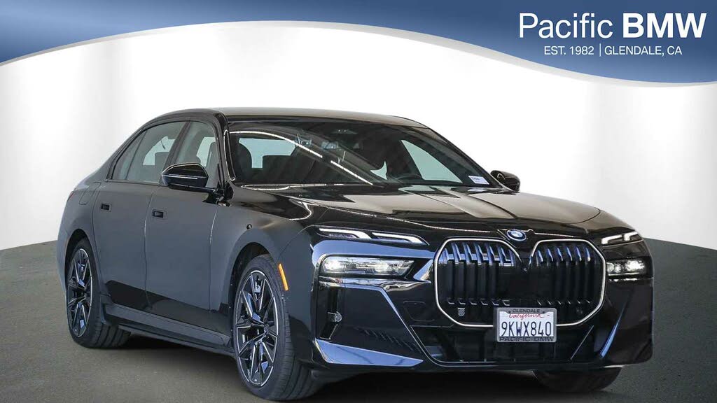 BMW i7
