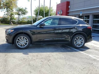 2018 Alfa Romeo Stelvio thumbnail – Miami, FL – 4