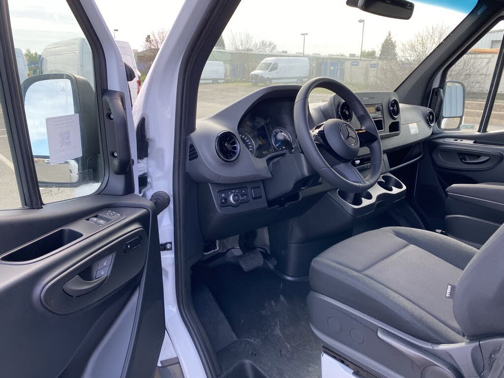 Image of 2024 Mercedes-Benz eSprinter