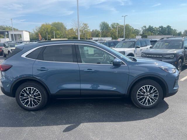 Image of 2025 Ford Escape Hybrid Plug-in