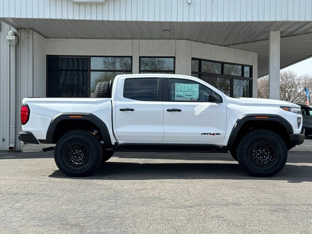 2024 GMC Canyon