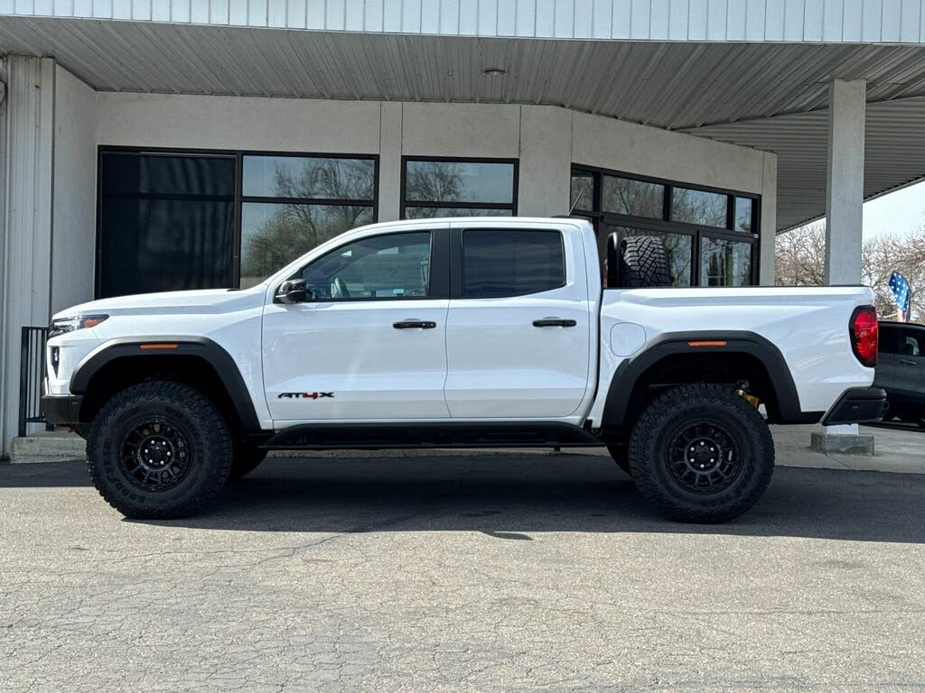 2024 GMC Canyon