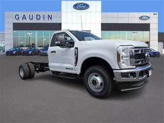 Ford F-350 Super Duty Chassis