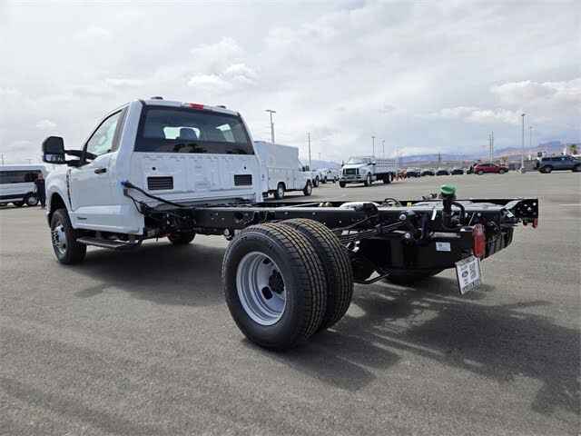 Ford F-350 Super Duty Chassis