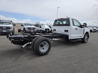 Ford F-350 Super Duty Chassis