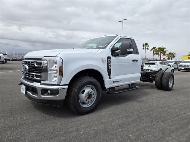 Ford F-350 Super Duty Chassis