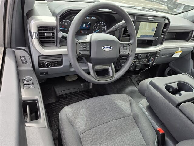 Ford F-350 Super Duty Chassis