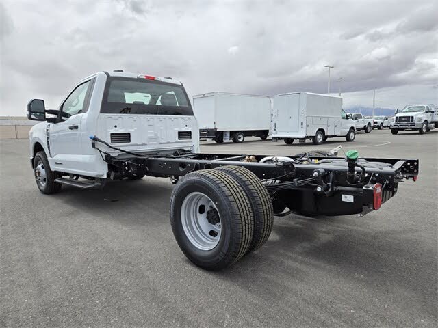 Ford F-350 Super Duty Chassis