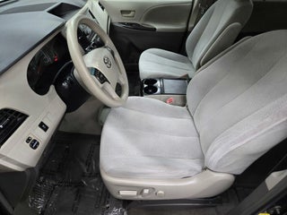 2012 Toyota Sienna thumbnail – Las Vegas, NV – 6