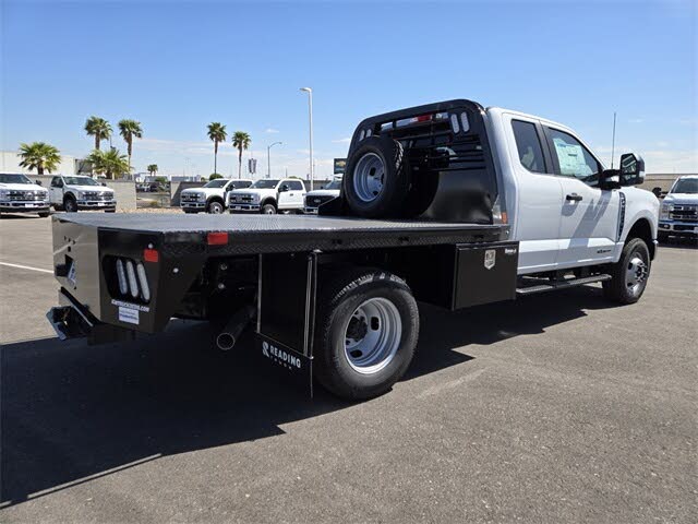 Ford F-350 Super Duty Chassis