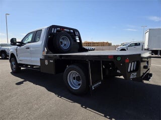 Ford F-350 Super Duty Chassis