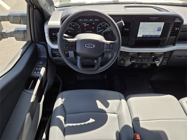 Ford F-350 Super Duty Chassis