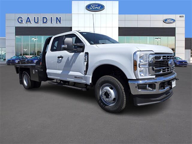 Ford F-350 Super Duty Chassis