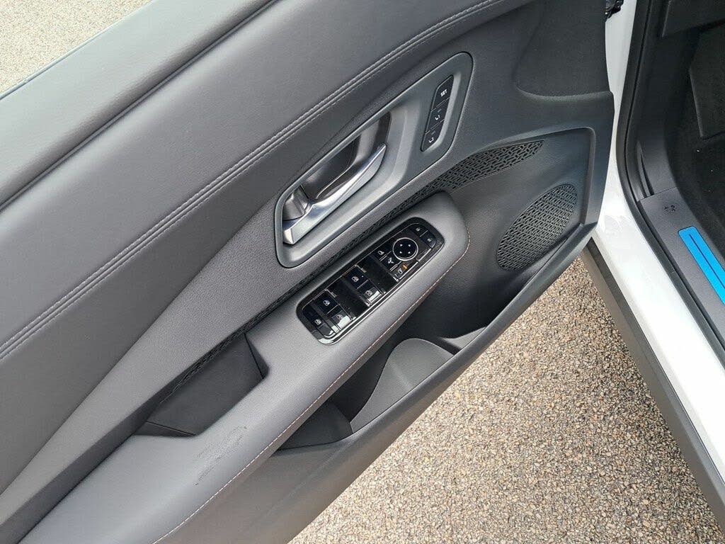 Image of 2025 Nissan Ariya