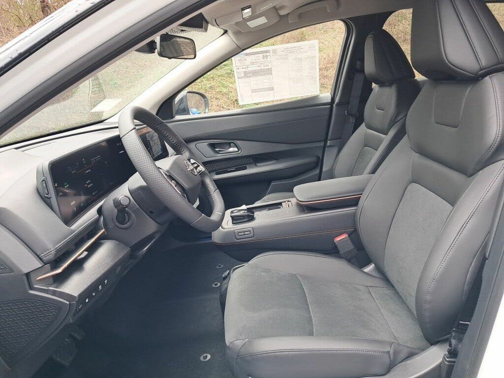 Image of 2025 Nissan Ariya