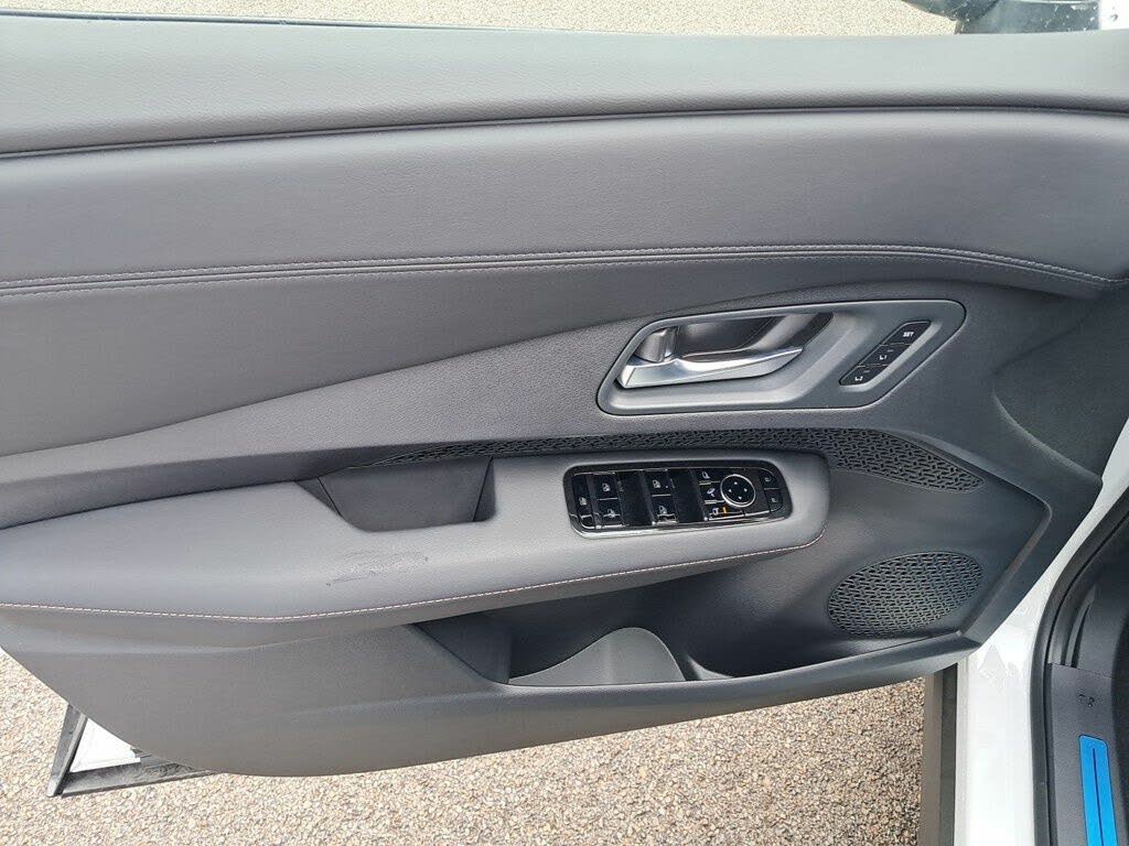 Image of 2025 Nissan Ariya