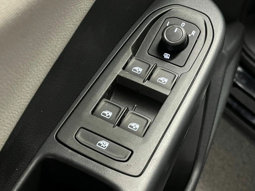 Image of 2025 Volkswagen Taos
