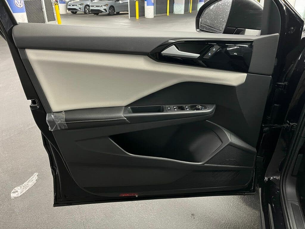 Image of 2025 Volkswagen Taos