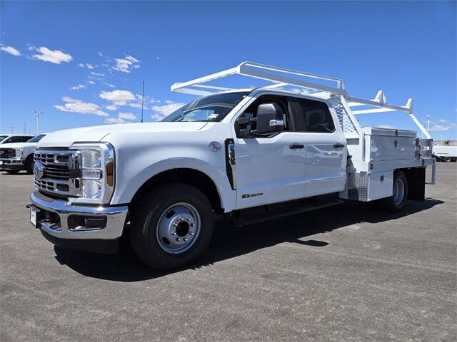 Ford F-350 Super Duty Chassis