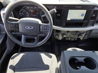 Ford F-350 Super Duty Chassis