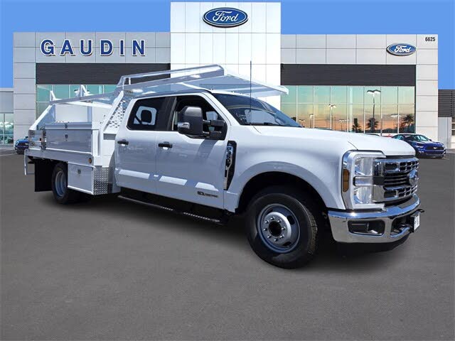 Ford F-350 Super Duty Chassis