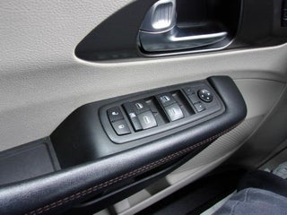2020 Chrysler Pacifica thumbnail – Miami, FL – 5