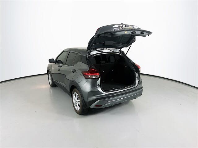 Image of 2025 Nissan Kicks Play