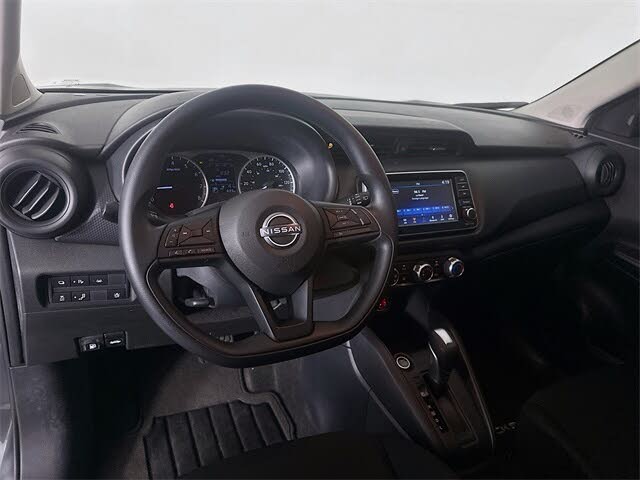 Image of 2025 Nissan Kicks Play