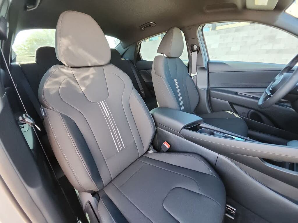 Hyundai Elantra Hybrid